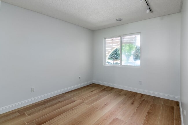 Building Photo - Spacious 3-Bedroom Home with Pool, Jacuzzi...