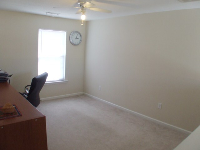 Building Photo - Simpsonville - 4 / 2.5, 2,100  SF