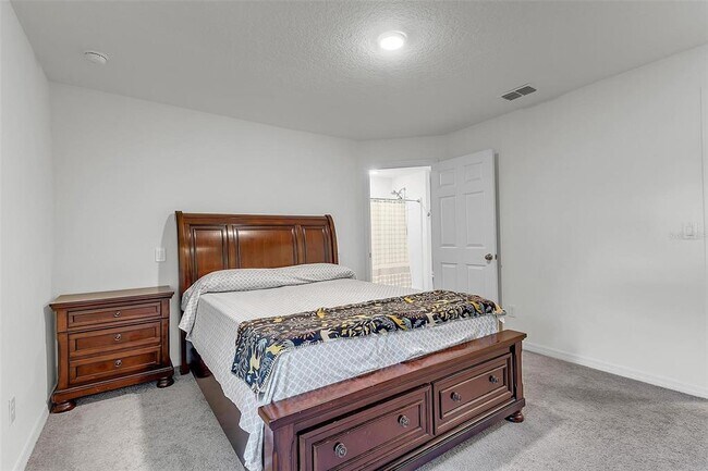 Building Photo - 159 Persimmon Dr