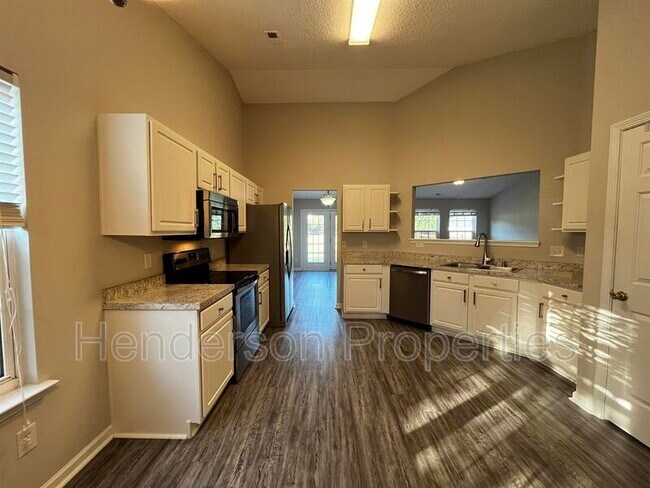 Building Photo - 4004 Shadow Pines Cir
