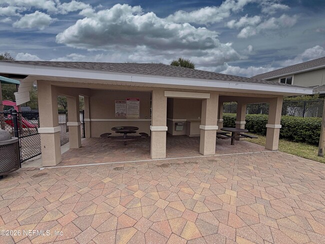 Building Photo - 8880 Grassy Bluff Dr