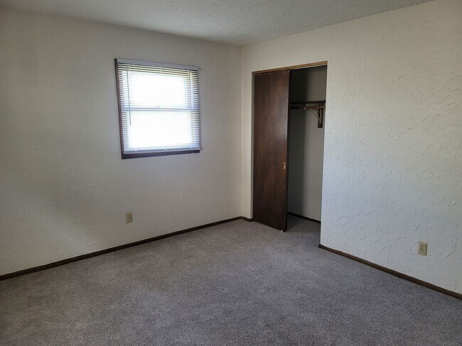 Building Photo - 5730-5732 N. 94th Street