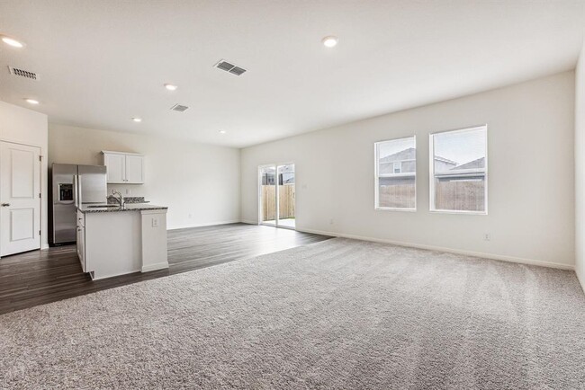 Building Photo - 635 Gemsbok Rd