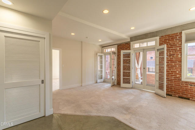 Building Photo - 139 S Los Robles Ave