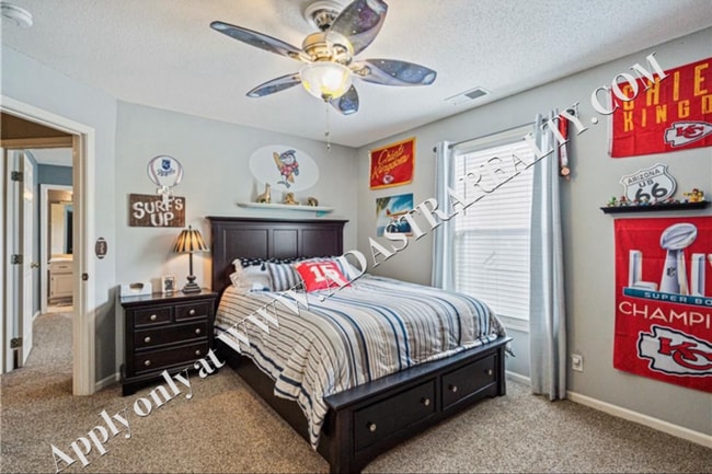 Building Photo - Beautiful 2 Story 4 Bed 5 Bath Home in Overland Park-Available in JULY!!