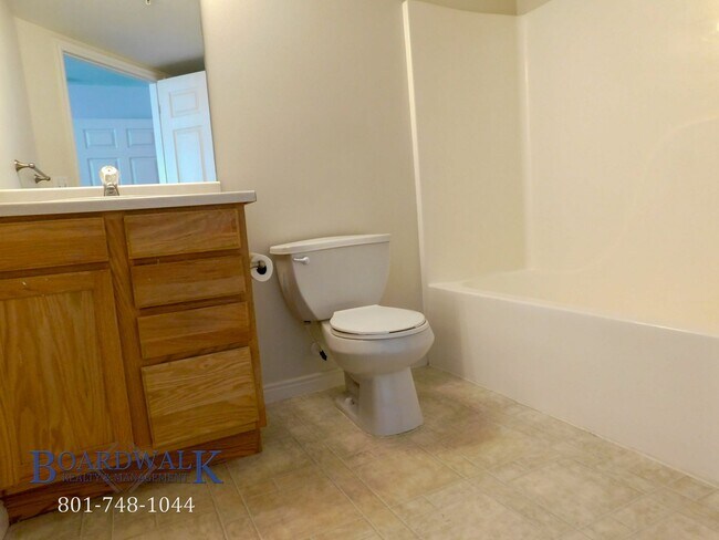 Building Photo - 1529 Westbury Way