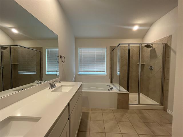 Building Photo - 1601 Princeton Dr