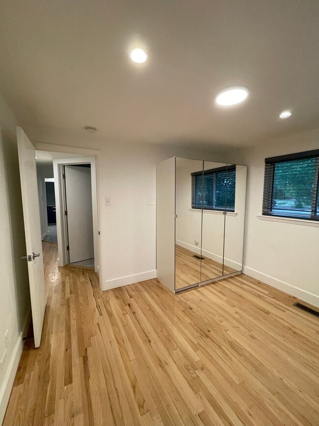 Building Photo - STUNNING Four Bedroom Ranch in Denver, CO-...