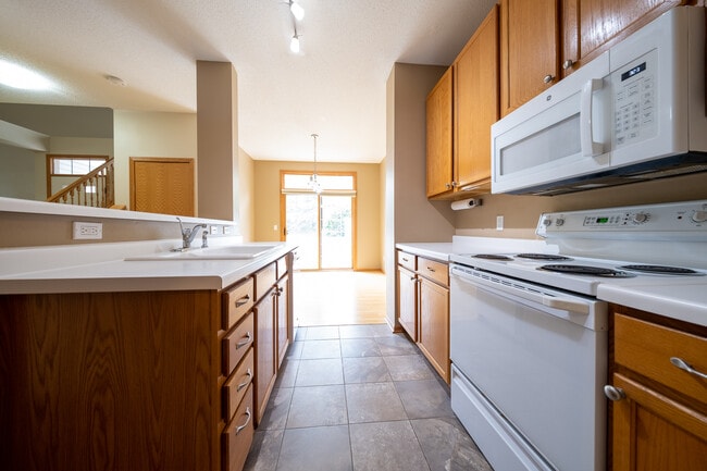 Building Photo - 2750 Mallard Dr