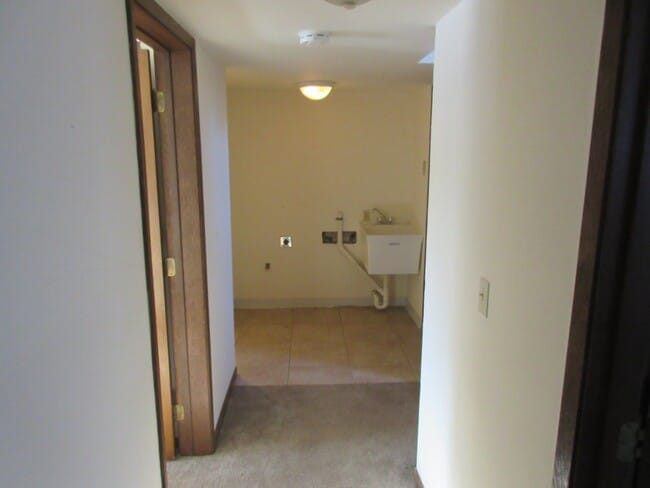Building Photo - 386