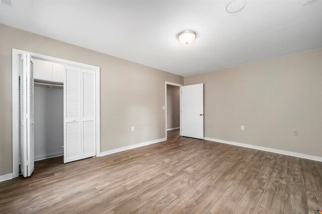 Building Photo - 9201 Rattlesnake Rd