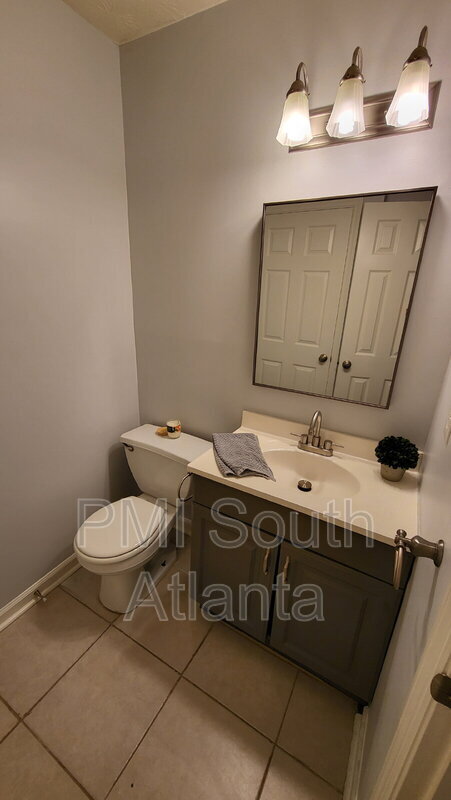 Building Photo - 1070 Huntington Trce SE