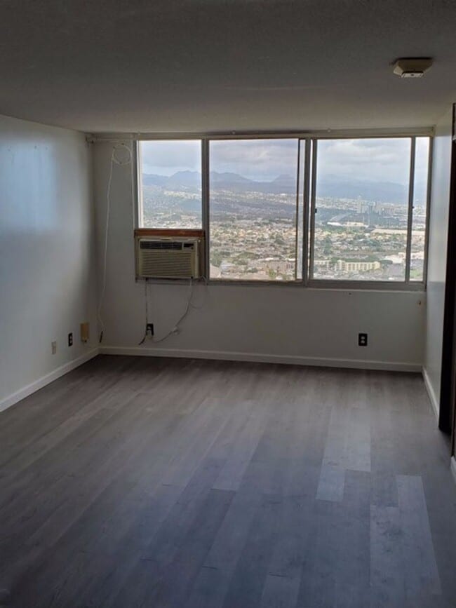 Building Photo - Fabulous views from this 43rd floor Studio