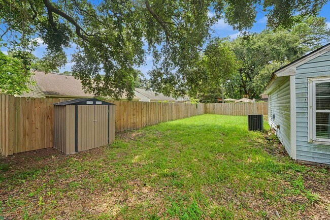 Building Photo - Updated Home on a Cul-de-sac!