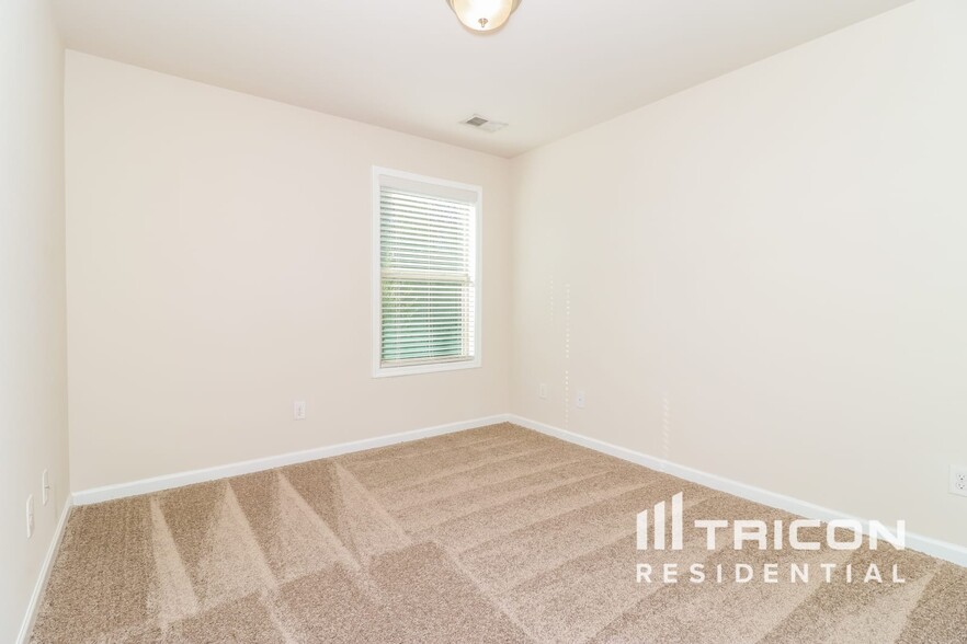 Building Photo - 474 Real Quiet Ct