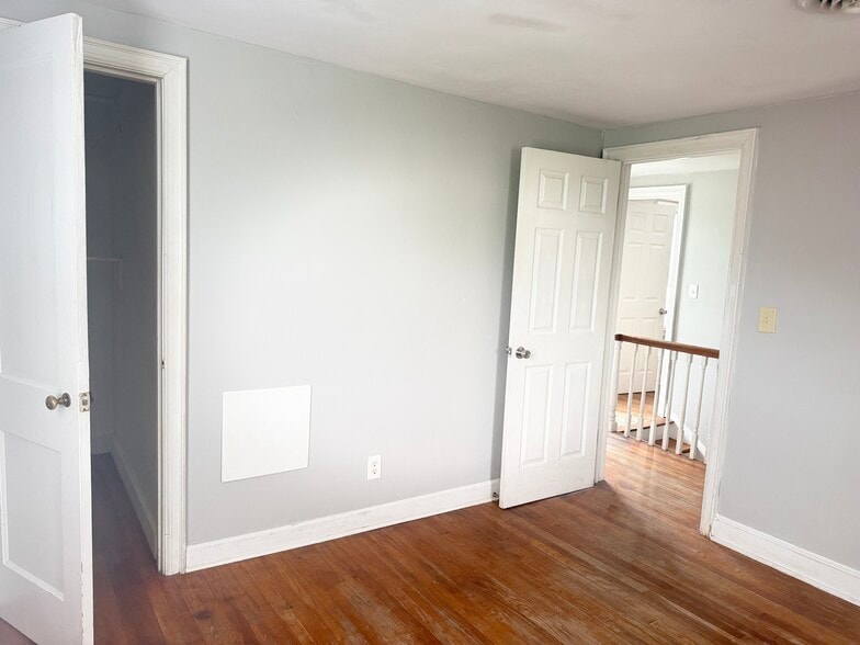 Building Photo - 129 Garber Ln