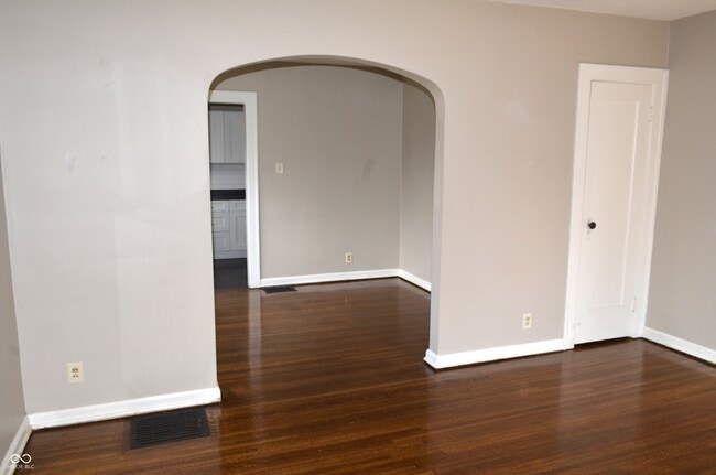 Building Photo - 1302 Shannon Ave