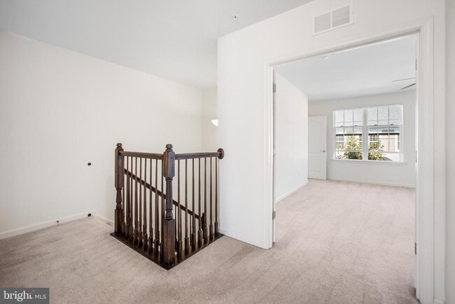 Building Photo - 22926 Spicebush Dr