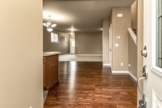 Building Photo - Beautiful Lacey Home with new paint and carpet in Popular Edgewater Community