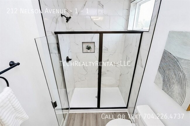 Building Photo - 212 Nelson Ave