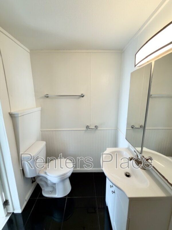 Building Photo - 5736 S Quincy Pl