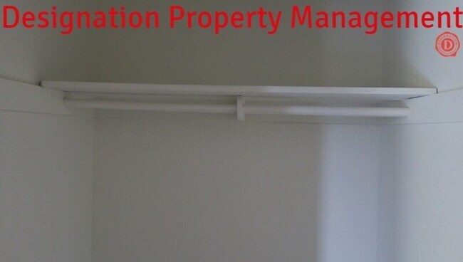 Building Photo - 7638 Hampton Ave