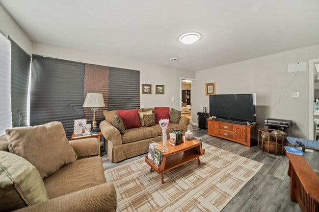 Building Photo - 1436 Portsmouth Ave