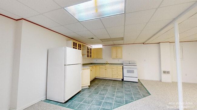 Building Photo - 2844 Chaseway Ct