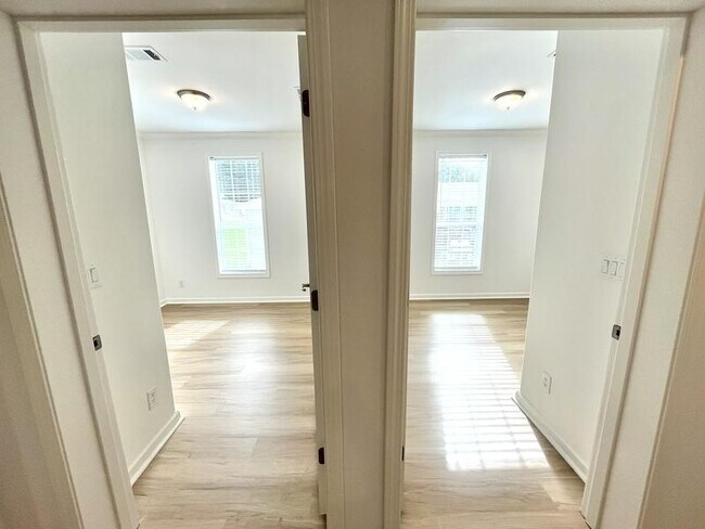 Building Photo - 5331 Heron Rst Dr