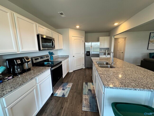 Building Photo - 183 Tobin Ln