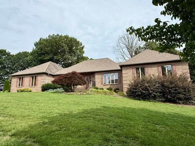 Building Photo - 590 Wedgwood Dr