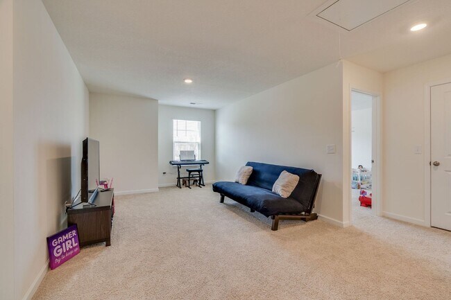 Building Photo - 4 bed/2.5 bath in Kingsport, TN