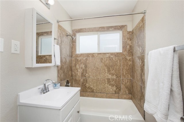 Building Photo - 634 Willow Dr