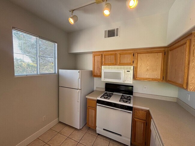 Building Photo - *CUTE 2 MASTER BEDROOM CONDO IN GATED COMMUNITY!!*