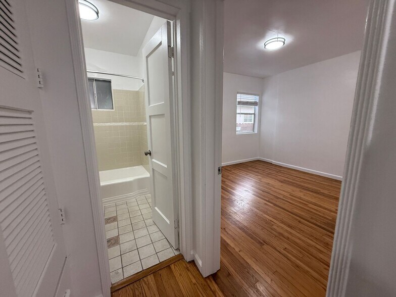 Building Photo - 1836 10th St