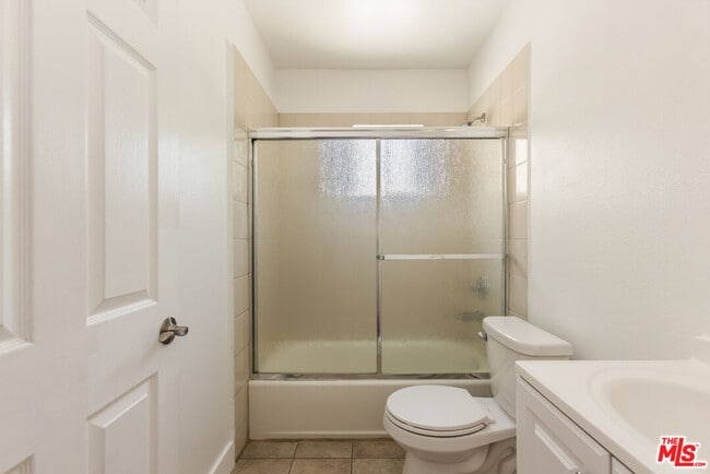 Building Photo - 1206 Beachwood Dr