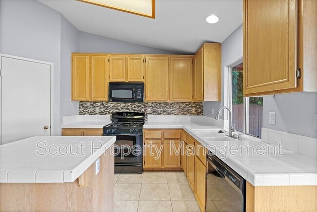 Building Photo - 31654 Granville Dr