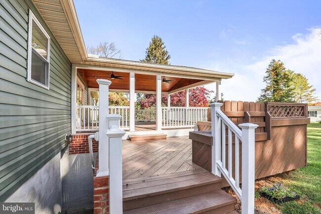 Building Photo - 313 Windsor Ct