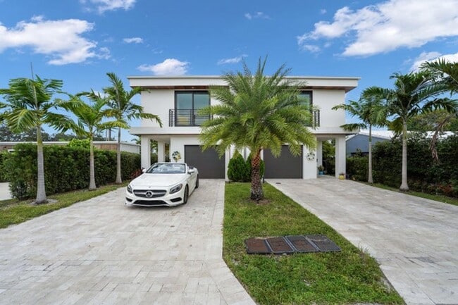 Building Photo - 1238 NE 17th Ave