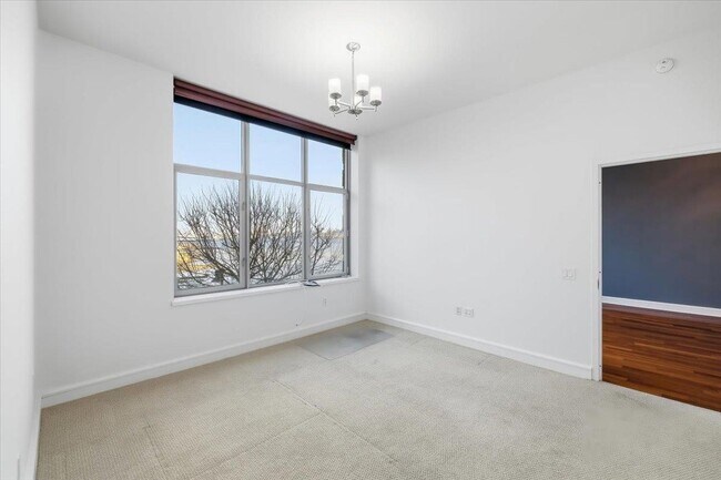 Building Photo - 8100 River Rd