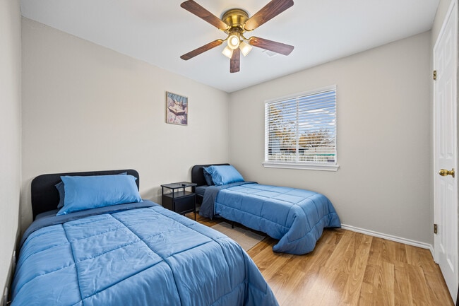 Building Photo - 5006 Acorn Grove Ct