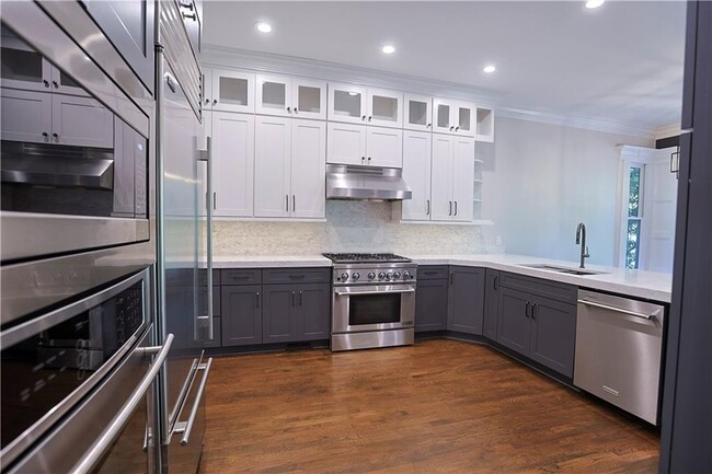 Building Photo - 1294 Lenox Park Blvd NE