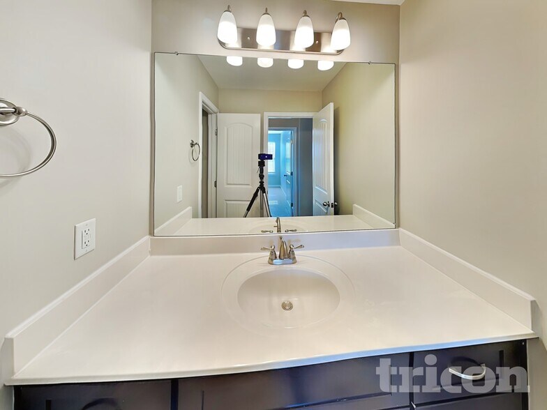 Building Photo - 2151 Cason Ln