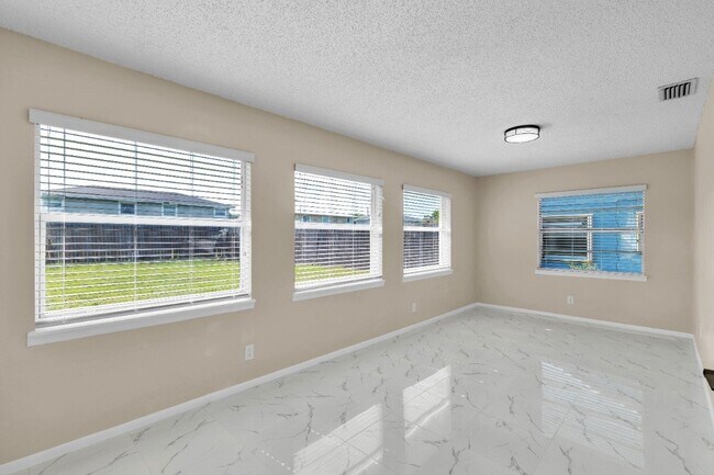 Building Photo - 2809 Jefferson Pkwy
