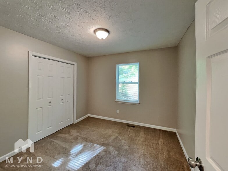 Building Photo - 239 William Dr