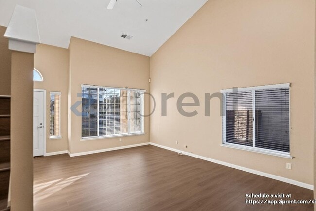 Building Photo - 3082 Rodeo Ln