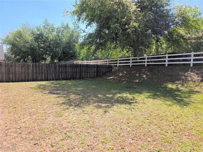 Building Photo - 2076 Newtown Rd