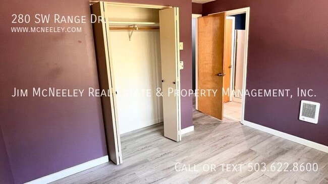 Building Photo - 280 SW Range Dr