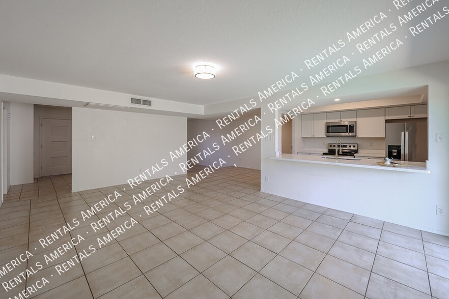 Building Photo - 5214 W Redfield Rd