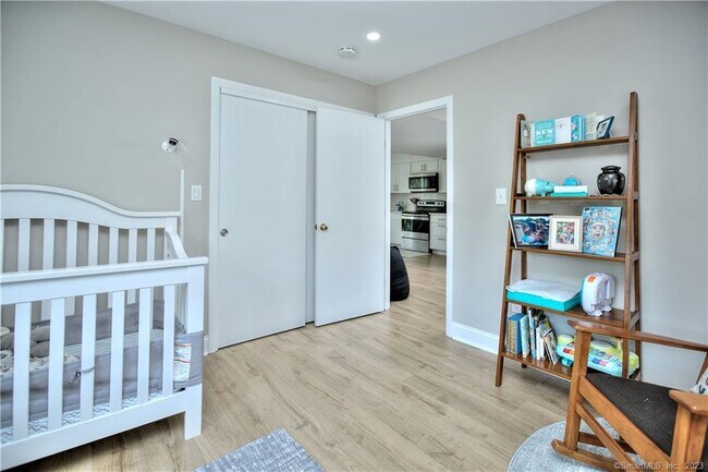 Building Photo - 42 Barberry Rd